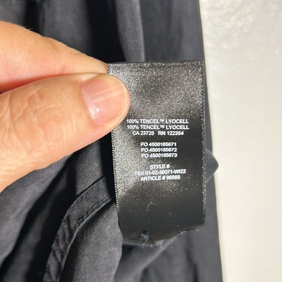 Aritzia Babaton button down shirt - Picture 5 of 7